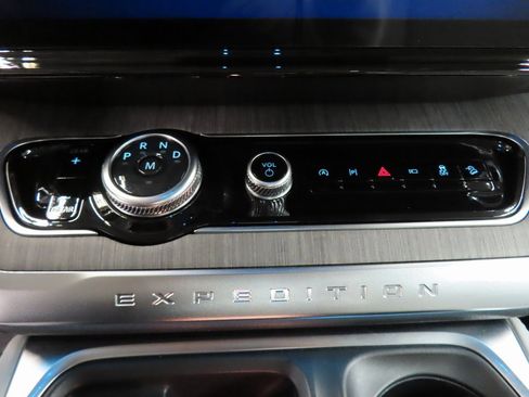 Used 2025 Ford Expedition Platinum w/ Platinum Ultimate Package image 67