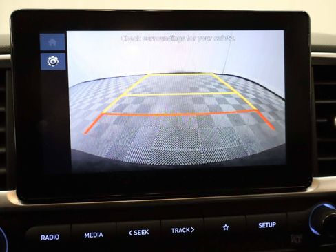 Used 2025 Hyundai Venue SEL image 12