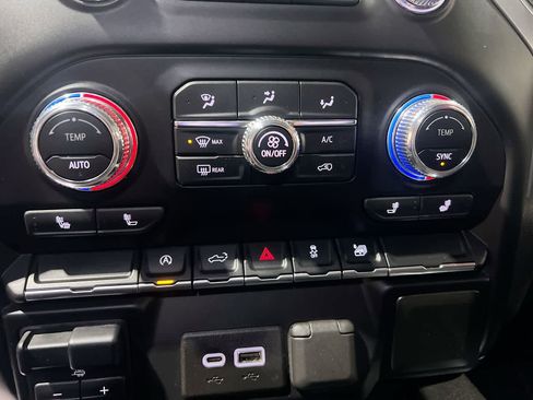 Used 2021 GMC Sierra 1500 Elevation image 19