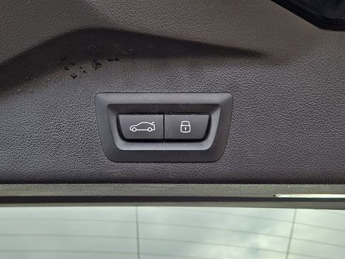 Used 2023 BMW X5 xDrive40i w/ M Sport Package image 12