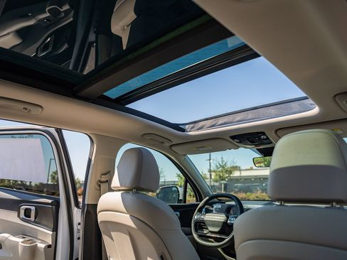 New 2026 Kia Sorento S image 16