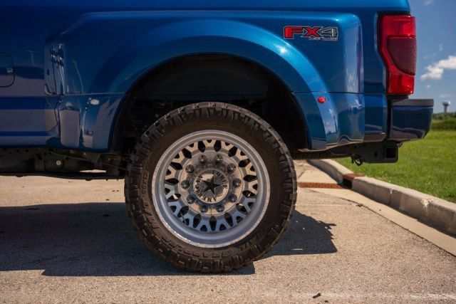 Used 2022 Ford F450 Platinum w/ FX4 Off-Road Package AWD/4WD image 12