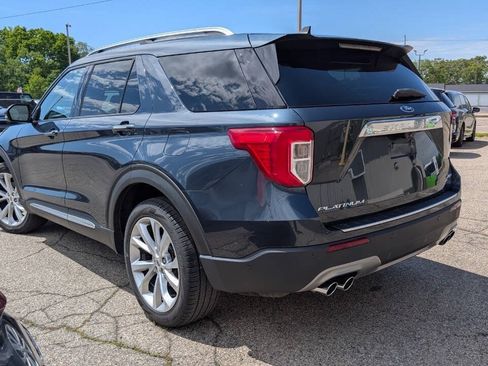Used 2022 Ford Explorer Platinum w/ Equipment Group 601A AWD/4WD image 9