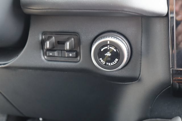 Used 2025 Lincoln Navigator Black Label AWD/4WD image 21