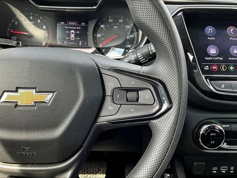 Used 2022 Chevrolet TrailBlazer LT w/ Convenience Package AWD/4WD image 11