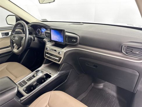 Used 2020 Ford Explorer XLT w/ Equipment Group 202A image 39