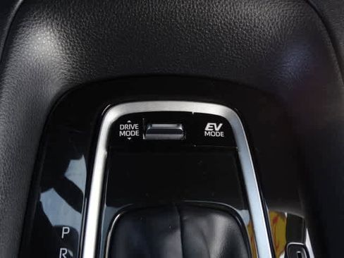 Used 2024 Toyota Corolla SE image 32