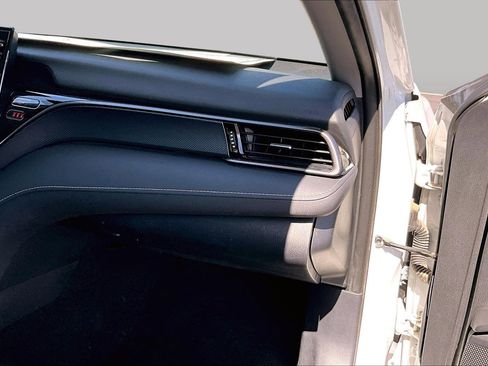 Used 2022 Toyota Camry SE w/ Audio Upgrade Package FWD image 15