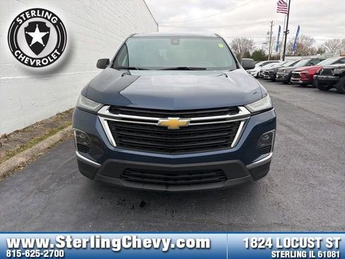 Used 2023 Chevrolet Traverse LS image 8
