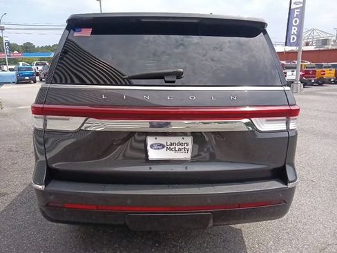 Used 2024 Lincoln Navigator Reserve AWD/4WD image 4
