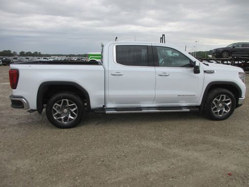 New 2026 GMC Sierra 1500 SLT w/ SLT Premium Plus Package AWD/4WD image 3