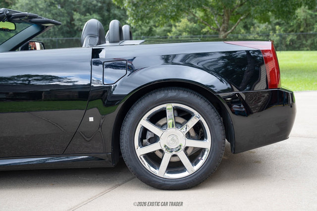 Used 2006 Cadillac XLR RWD image 5