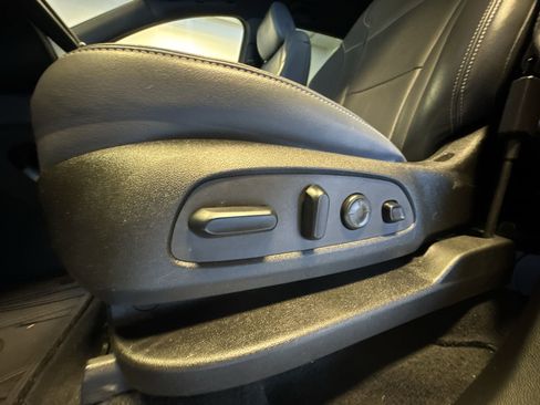 Used 2024 Buick Enclave Premium image 12