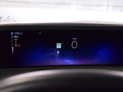 Used 2024 Lincoln Nautilus Reserve image 25