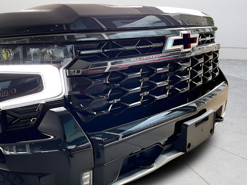 Used 2024 Chevrolet Silverado 1500 ZR2 w/ Technology Package AWD/4WD image 29
