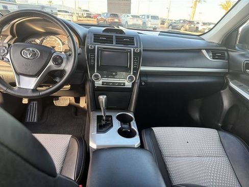 Used 2014 Toyota Camry SE w/ Moonroof Package FWD image 14