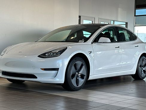 Used 2020 Tesla Model 3 Standard Range Plus image 8