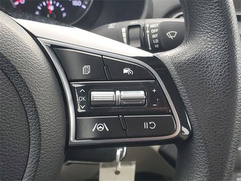 Certified 2023 Kia Forte LXS w/ LXS Technology Package image 20