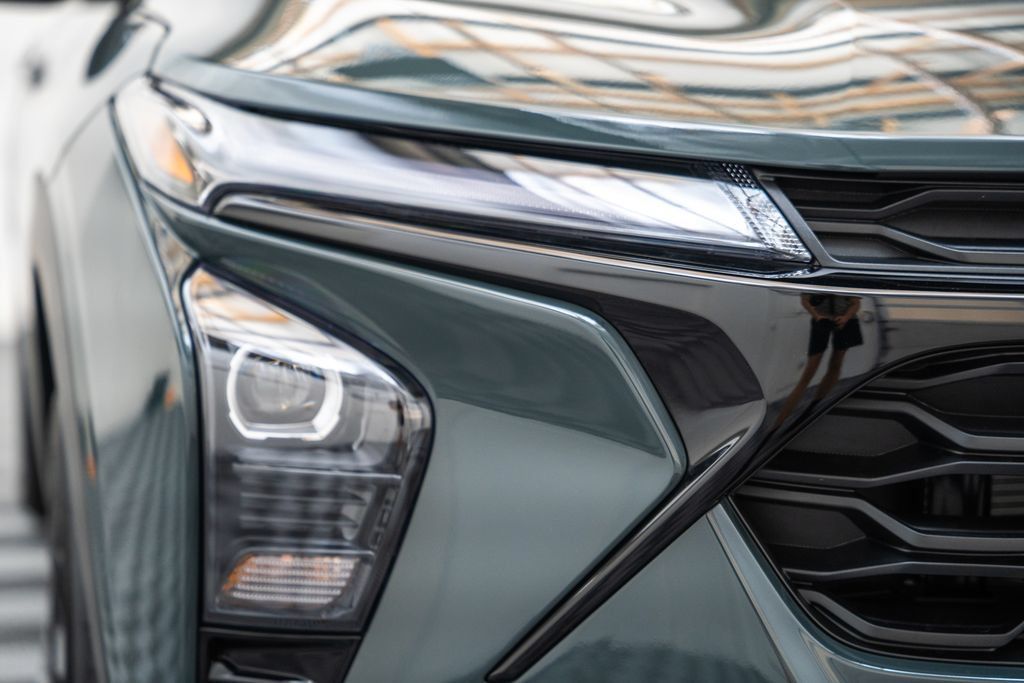 New 2026 Chevrolet Trax LT w/ Sunroof Package FWD image 13