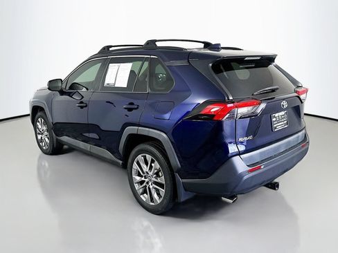 Used 2019 Toyota RAV4 XLE Premium FWD image 5