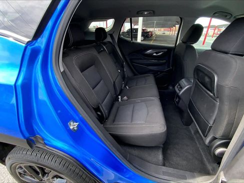 Used 2024 GMC Terrain SLE w/ Elevation Edition image 19