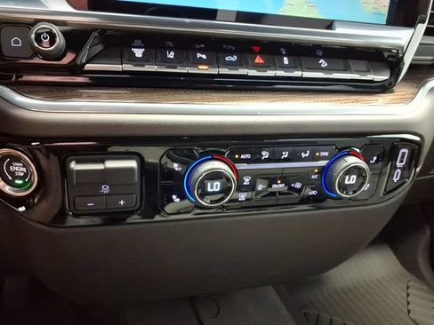 Used 2026 Chevrolet Silverado 2500 LT w/ All Star Edition AWD/4WD image 28
