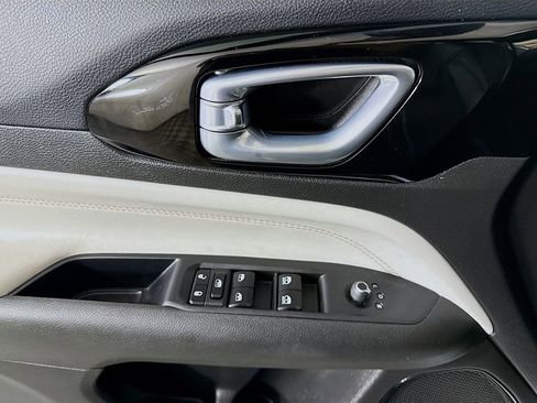 Used 2024 Jeep Compass Limited image 22