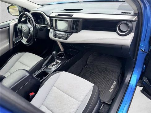 Used 2018 Toyota RAV4 XLE image 29