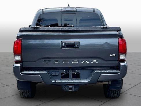 Used 2019 Toyota Tacoma TRD Sport AWD/4WD image 5