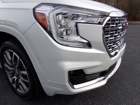 Used 2022 GMC Terrain Denali w/ Denali Premium Package image 5