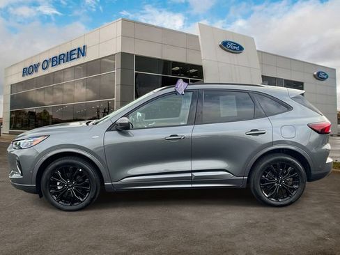 Certified 2023 Ford Escape ST-Line Elite w/ Premium Technology Package AWD/4WD image 2