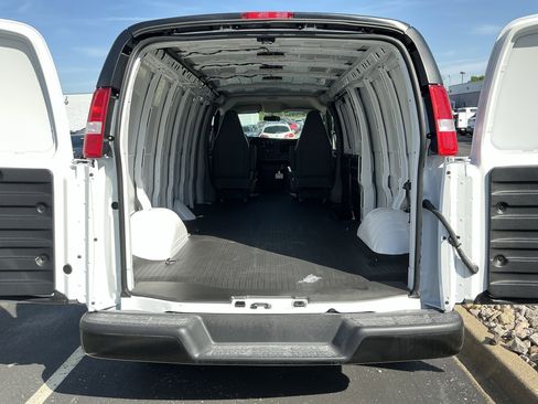 New 2026 Chevrolet Express 3500 Extended w/ Driver Convenience Package RWD image 24
