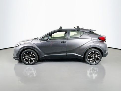 Used 2021 Toyota C-HR XLE image 4