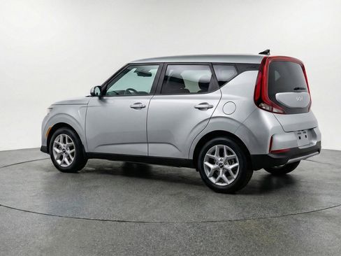 Used 2025 Kia Soul LX w/ LX Technology Package image 6