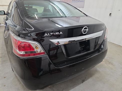 Used 2015 Nissan Altima 2.5 SL w/ Technology Package FWD image 12