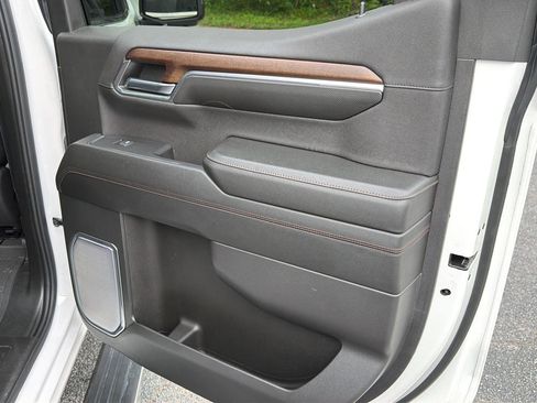 Used 2024 Chevrolet Silverado 1500 High Country AWD/4WD image 16