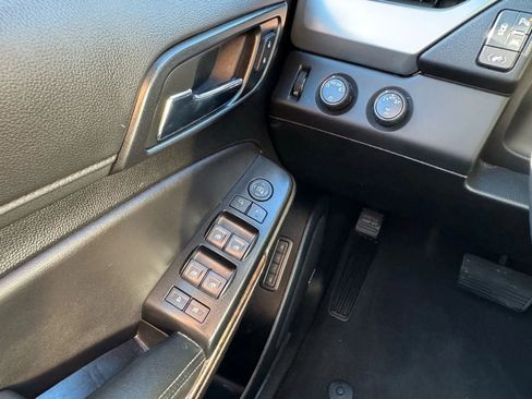 Used 2019 Chevrolet Suburban LT image 25