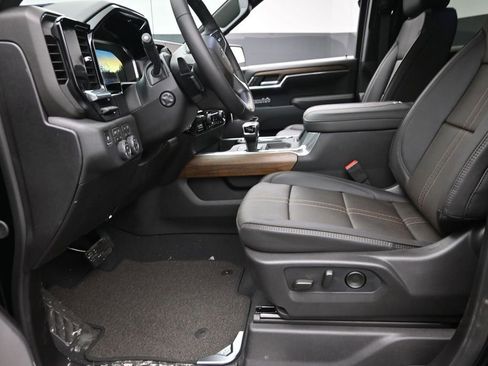 New 2026 Chevrolet Silverado 1500 High Country w/ Midnight Edition AWD/4WD image 13