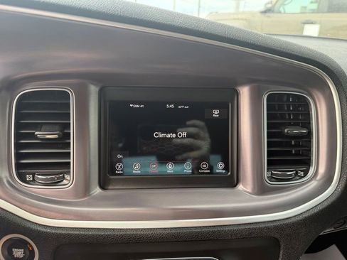 Used 2019 Dodge Charger SXT RWD image 25