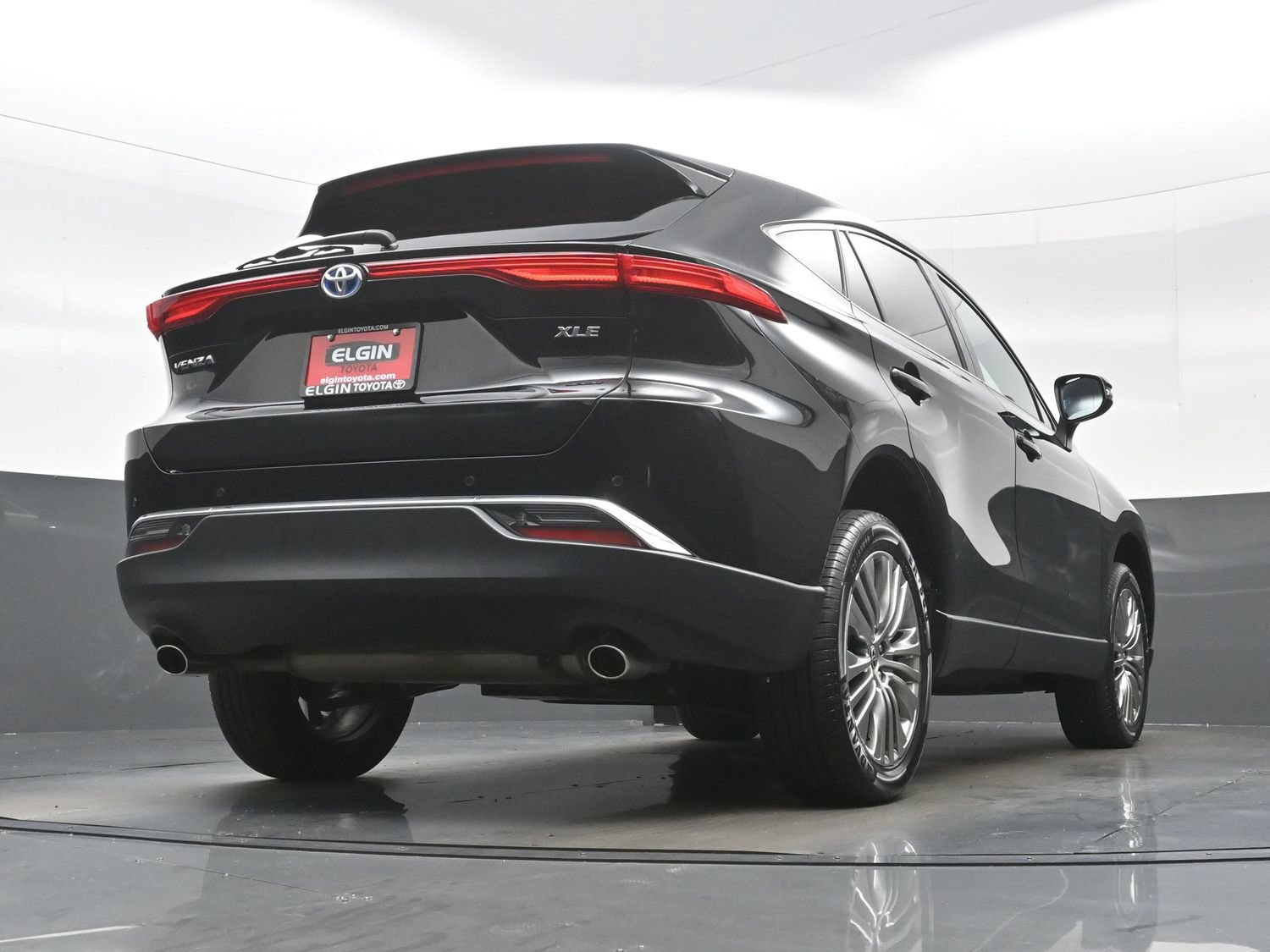 Used 2024 Toyota Venza XLE AWD/4WD image 32