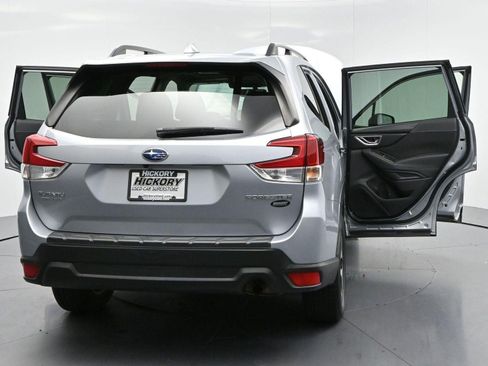 Used 2020 Subaru Forester Premium AWD/4WD image 39