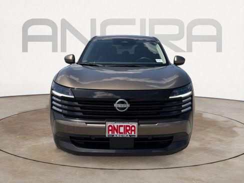 Used 2025 Nissan Kicks SV w/ Charging Package FWD image 5
