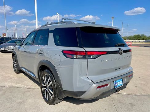 Certified 2024 Nissan Pathfinder Platinum w/ Cargo Package FWD image 5