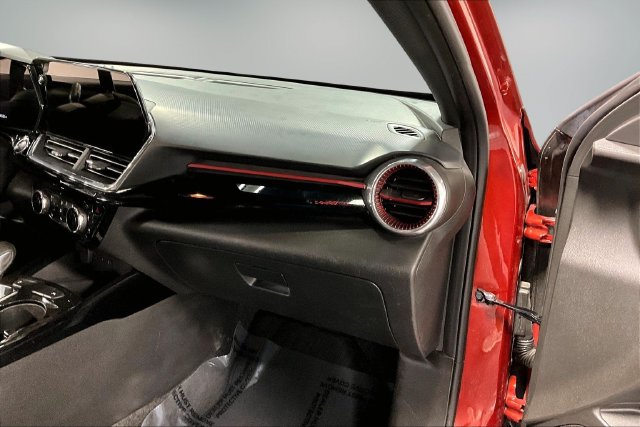 Used 2024 Chevrolet Trax RS w/ Sunroof Package FWD image 25
