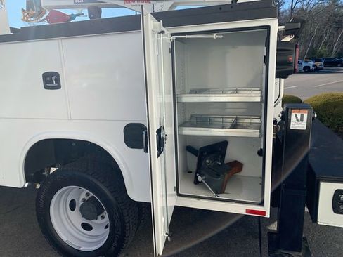 Used 2024 Ford F550 4x4 Regular Cab Super Duty image 15