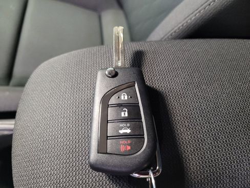 Used 2025 Toyota Corolla LE image 32