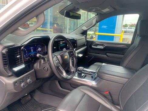 Used 2023 Chevrolet Silverado 1500 LTZ AWD/4WD image 12