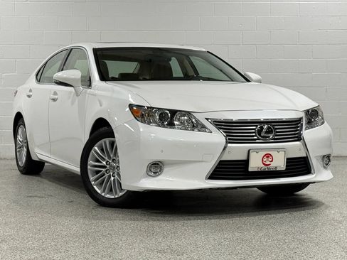 Used 2015 Lexus ES 350 w/ Luxury Package FWD image 4