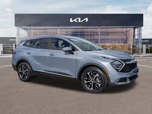 Certified 2024 Kia Sportage EX image 2