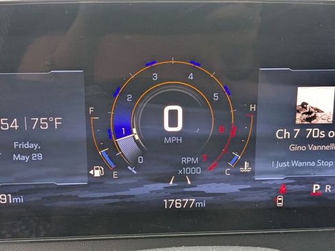 Used 2025 Chevrolet Traverse LT FWD image 19